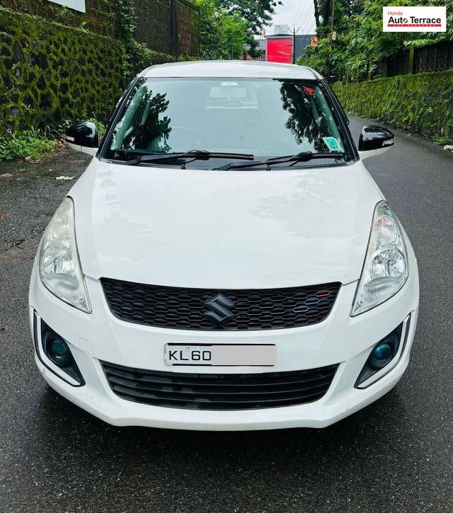 https://images10.gaadi.com/usedcar_image/4627517/original/67b74526e62709c99b62f0c7e1265a71.jpg?imwidth=6400