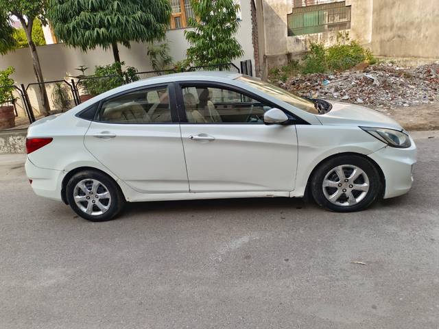https://images10.gaadi.com/usedcar_image/4627524/original/c673aa40b8468933c7381d60fe1a0b03.jpg?imwidth=6401