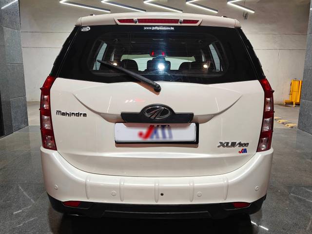 https://images10.gaadi.com/usedcar_image/4627532/original/processed_de5a85306573dfafa7f39b8e512fa0e9.jpg?imwidth=6402