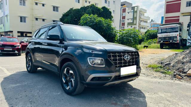 https://images10.gaadi.com/usedcar_image/4627546/original/processed_6d91b1245888e11ba9f8d4890a702502.jpg?imwidth=6400