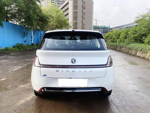 https://images10.gaadi.com/usedcar_image/4627551/original/processed_5a08703178311cac357f911b389b9289.jpg?imwidth=6401