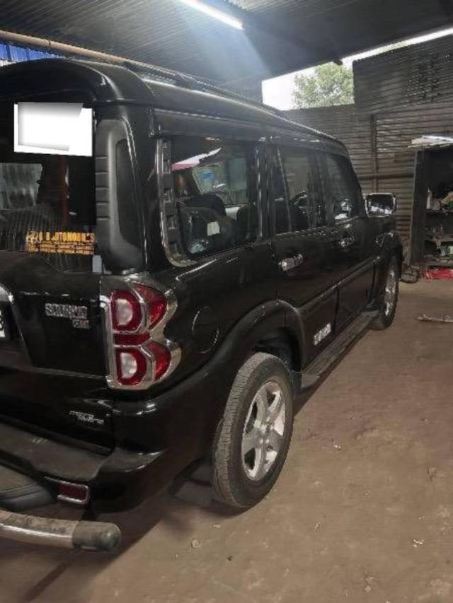 https://images10.gaadi.com/usedcar_image/4627556/original/processed_processed_ac57710e-7077-4389-b0d4-f5e3c3a9d98e.jpeg?imwidth=6400