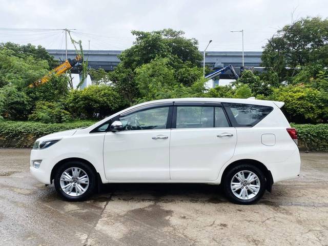 https://images10.gaadi.com/usedcar_image/4627560/original/processed_0eb347531b8d1e361cb486d9aed9d40c.jpg?imwidth=6402