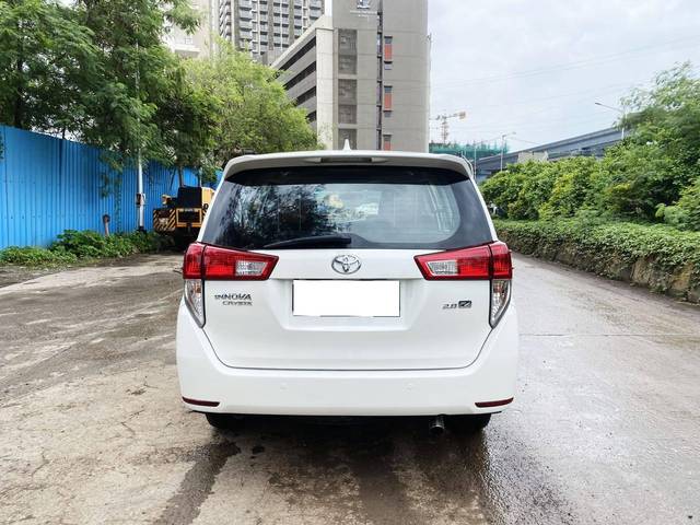 https://images10.gaadi.com/usedcar_image/4627560/original/processed_464d11eb3fe025b22be4bfbb6f4310ee.jpg?imwidth=6401