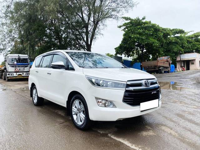 https://images10.gaadi.com/usedcar_image/4627560/original/processed_c881da4ebc5ef858bd8ca9786d02168c.jpg?imwidth=6400