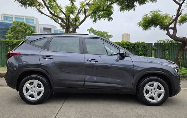 https://images10.gaadi.com/usedcar_image/4627561/original/7cced8c4a38ea40d53f4ad8615087cd1.jpg?imwidth=6401