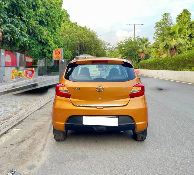 https://images10.gaadi.com/usedcar_image/4627562/original/processed_e2ba9483d2a76d70ebc99f8d4162cebd.jpg?imwidth=6401