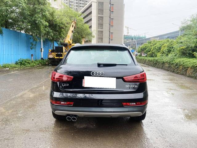 https://images10.gaadi.com/usedcar_image/4627566/original/processed_0ac61e50df8c5331c043aa11d553a47e.jpg?imwidth=6401
