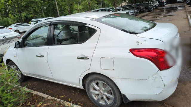 https://images10.gaadi.com/usedcar_image/4627623/original/b2fd9957-df90-43e2-bccb-8dc73d117ce9.png?imwidth=6402