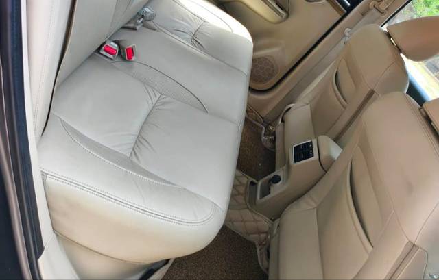 https://images10.gaadi.com/usedcar_image/4627643/original/e028c21c13e1e73280007fcdf20d56b4.jpg?imwidth=6402