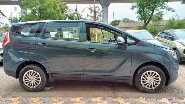 https://images10.gaadi.com/usedcar_image/4627657/original/processed_efa94ee9e7c571bd15a12be76ae34c8a.jpg?imwidth=6401