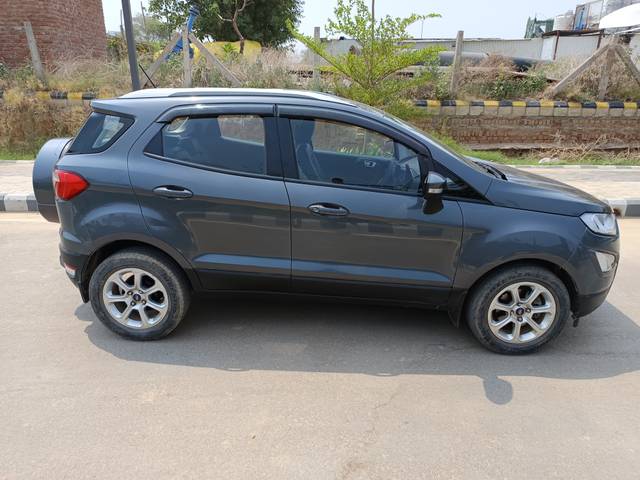 https://images10.gaadi.com/usedcar_image/4627670/original/1f9dd977559d1ac13ca6e4f298e04aee.jpg?imwidth=6401