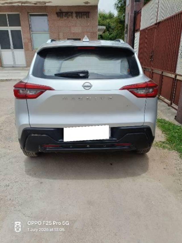 https://images10.gaadi.com/usedcar_image/4627685/original/processed_552cb66b-fdf2-4b5f-8fb8-83de63afa482.jpg?imwidth=6402
