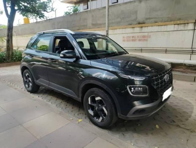 https://images10.gaadi.com/usedcar_image/4627688/original/processed_c81823f3-1f09-4d38-9614-c4105babe234.jpg?imwidth=6400
