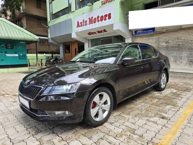 https://images10.gaadi.com/usedcar_image/4627701/original/processed_d4078a7504c0d17c36fa136af21c1910.jpg?imwidth=6402
