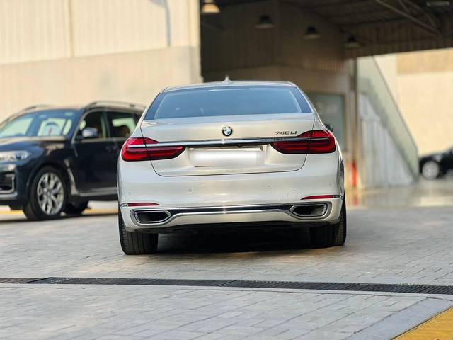 https://images10.gaadi.com/usedcar_image/4627706/original/processed_d0dd1598a04bec9c751f87be219906e5.jpeg?imwidth=6401