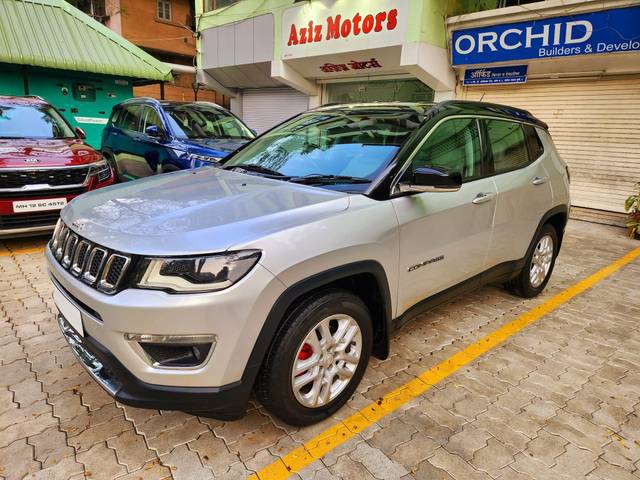https://images10.gaadi.com/usedcar_image/4627714/original/processed_b6236278f3aa8dd794e74ba36ba47d4b.jpg?imwidth=6402