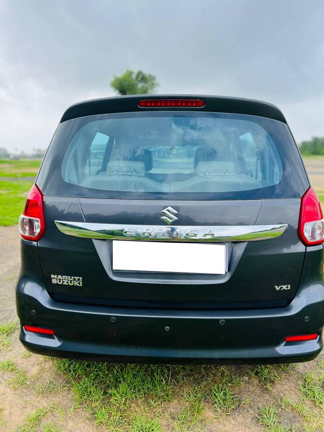 https://images10.gaadi.com/usedcar_image/4627724/original/processed_21339c2b63ef91fd5fd1e800764098d6.jpeg?imwidth=6402