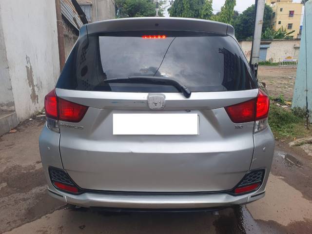 https://images10.gaadi.com/usedcar_image/4627733/original/processed_c31f28c79885beada3630d230bd0384e.jpg?imwidth=6401