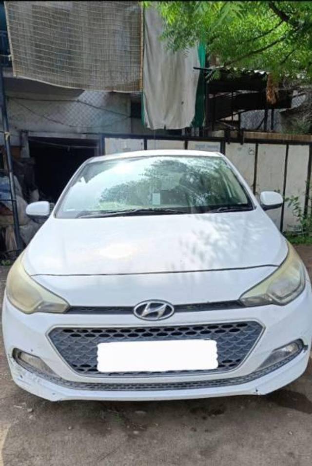 https://images10.gaadi.com/usedcar_image/4627738/original/processed_aa6480af-9f6d-46f4-b810-0d7b7dac33e5.jpg?imwidth=6401