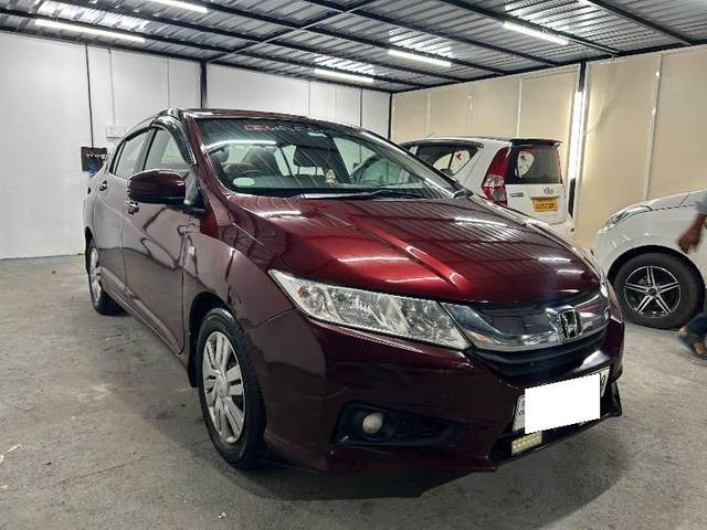https://images10.gaadi.com/usedcar_image/4627741/original/processed_efce6e01-5fbf-4b99-a880-fd520eaf6392.jpeg?imwidth=6400