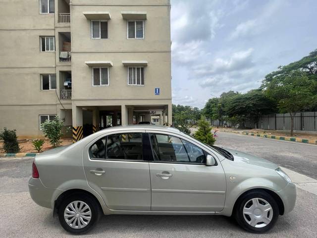 https://images10.gaadi.com/usedcar_image/4627742/original/processed_fb2b63d03ef8ecdd7d480075fb61fda5.jpg?imwidth=6401