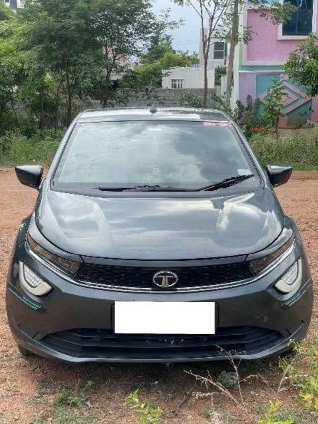 https://images10.gaadi.com/usedcar_image/4627745/original/processed_3550c7a4-e683-457f-841c-7557ebb34abb.jpeg?imwidth=6400