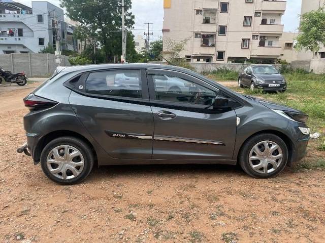 https://images10.gaadi.com/usedcar_image/4627745/original/processed_f8d75640-36b5-4fc1-8fcc-895d78ddb0f0.jpeg?imwidth=6401