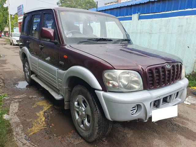 https://images10.gaadi.com/usedcar_image/4627757/original/processed_3f421d3b5c89e8812a9dd64a61826125.jpg?imwidth=6400