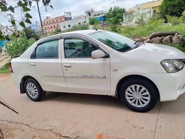 https://images10.gaadi.com/usedcar_image/4627762/original/processed_a21a3985-d76c-496e-9b83-561afe18d3d0.jpg?imwidth=6401