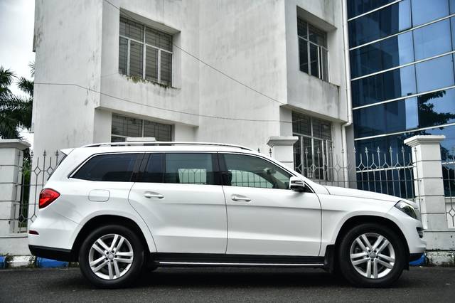 https://images10.gaadi.com/usedcar_image/4627769/original/7cdab6bae69f3116147343681dab6333.jpg?imwidth=6401