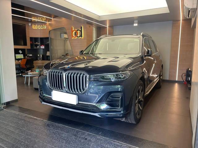 https://images10.gaadi.com/usedcar_image/4627770/original/processed_5232727d13a960ea51e434e48aca0408.jpeg?imwidth=6402