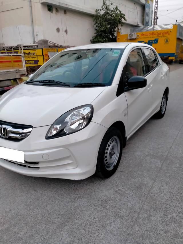 https://images10.gaadi.com/usedcar_image/4627773/original/processed_50853baa-d414-4c39-9987-fdcf194fe9a9.jpg?imwidth=6402