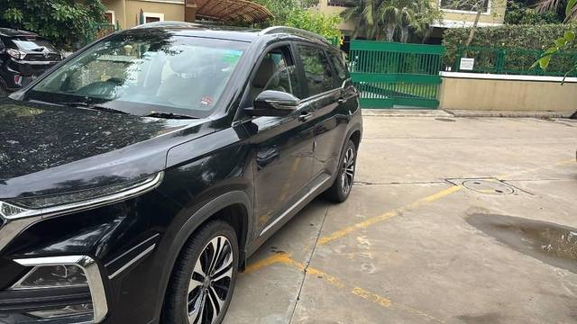 https://images10.gaadi.com/usedcar_image/4627774/original/processed_300e2b8b-a7fd-41f4-8686-ff55c8381b47.jpeg?imwidth=6400