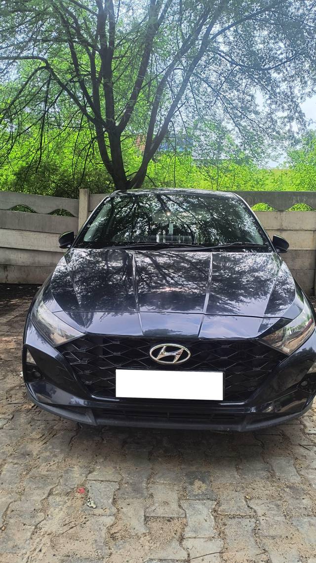 https://images10.gaadi.com/usedcar_image/4627787/original/processed_74abb7ef-338c-4903-8858-c68c3e92a60c.jpg?imwidth=6402
