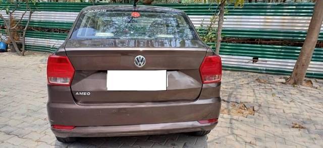 https://images10.gaadi.com/usedcar_image/4627819/original/processed_26049b20-d987-4cd5-8967-05df9fd5a8a9.jpeg?imwidth=6402
