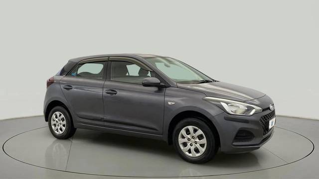 https://images10.gaadi.com/usedcar_image/4627830/original/776e323aba3d06da58ae7a16cedb839b.jpg?imwidth=6400