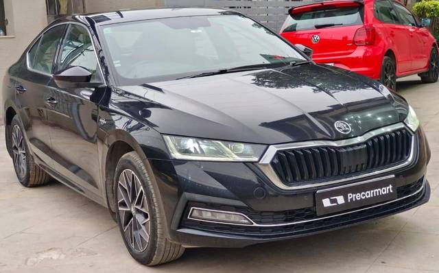 https://images10.gaadi.com/usedcar_image/4627843/original/processed_d9b8f223f0aadefd44326884dce3eabe.jpeg?imwidth=6400