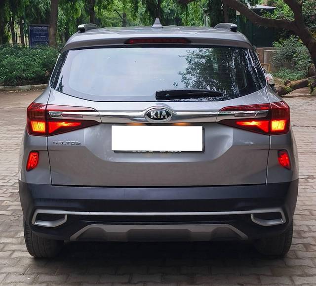 https://images10.gaadi.com/usedcar_image/4627844/original/processed_25bb929f3ab0519a47be4d0b7749b0f9.jpg?imwidth=6402