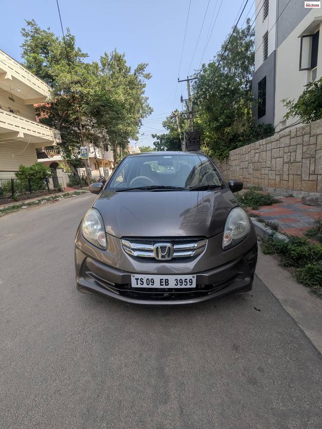 https://images10.gaadi.com/usedcar_image/4627854/original/b96818325a530f206dc315974ee2835a.jpg?imwidth=6400