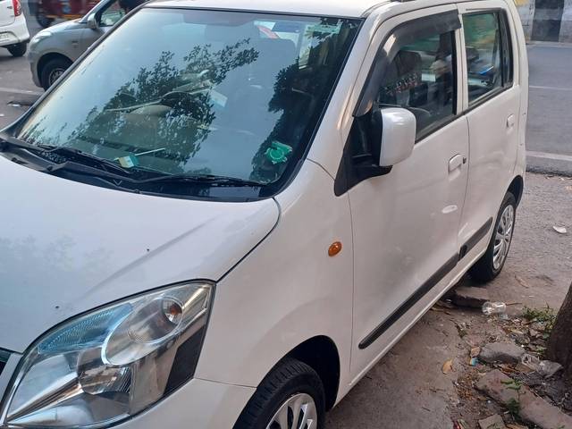 https://images10.gaadi.com/usedcar_image/4627856/original/processed_464056fa-6b18-413f-9746-0f4979e58f9b.jpg?imwidth=6400