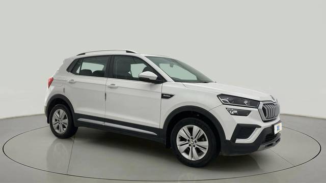 https://images10.gaadi.com/usedcar_image/4627861/original/1e1949ea9845668d39fe8a9d4dbebcdb.jpg?imwidth=6400