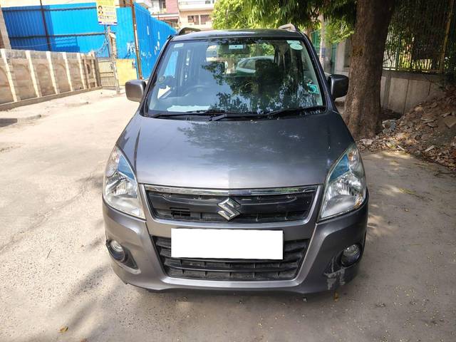 https://images10.gaadi.com/usedcar_image/4627870/original/processed_b8cc2e09-f5fc-4c9e-891b-f49bed8b791b.jpg?imwidth=6402