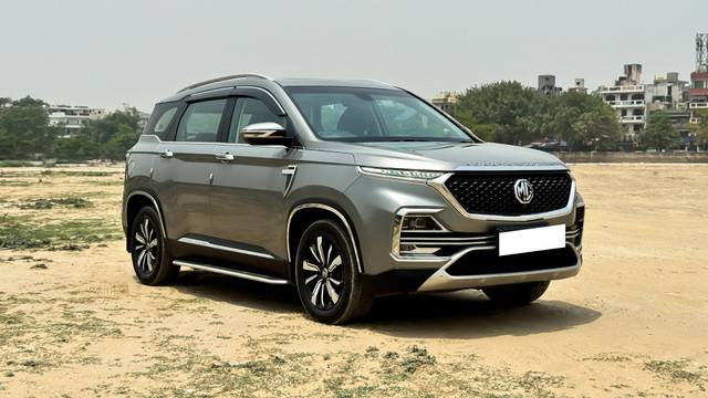 https://images10.gaadi.com/usedcar_image/4627886/original/processed_72da4924d422fc1919c457b169ddab43.JPG?imwidth=6400