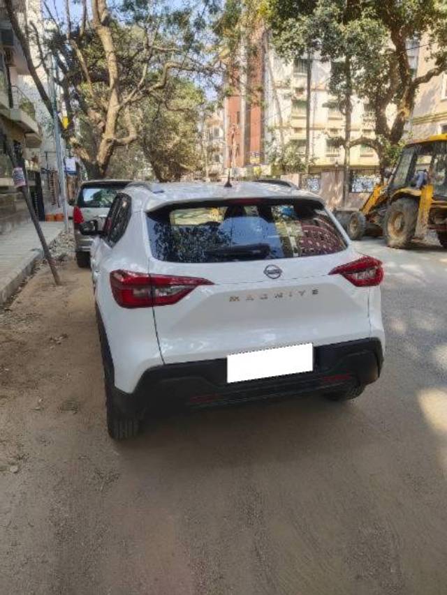 https://images10.gaadi.com/usedcar_image/4627889/original/processed_54f6a2c4-bcef-49cf-8473-4947e031327d.jpg?imwidth=6402