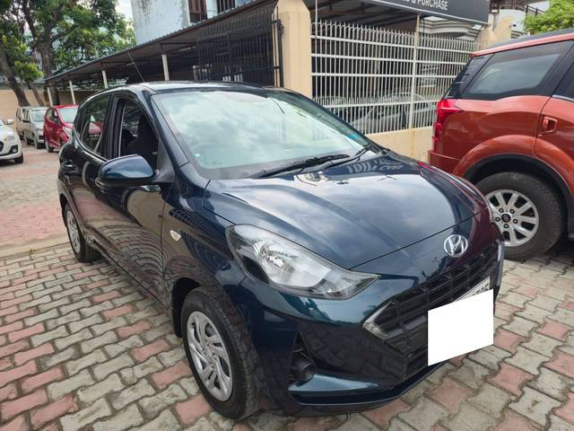 https://images10.gaadi.com/usedcar_image/4627893/original/processed_ab0d6a01587c5f54a09b22a9b193740c.jpg?imwidth=6400