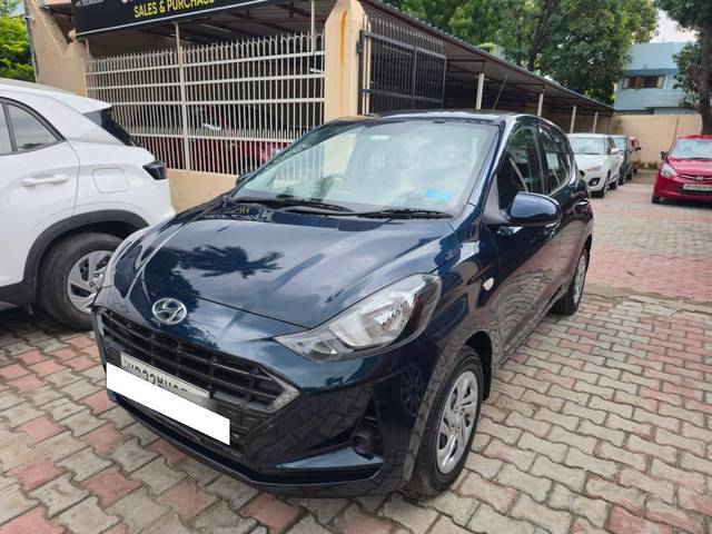 https://images10.gaadi.com/usedcar_image/4627893/original/processed_dd59357e7538a6328f634be57e99a832.jpg?imwidth=6402