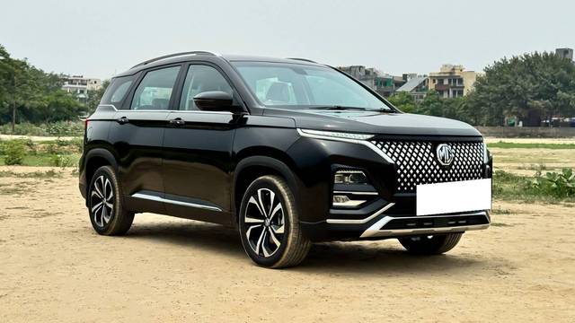 https://images10.gaadi.com/usedcar_image/4627895/original/processed_419c1b482fbc946a5ba46c1cdf1ffa50.jpg?imwidth=6400