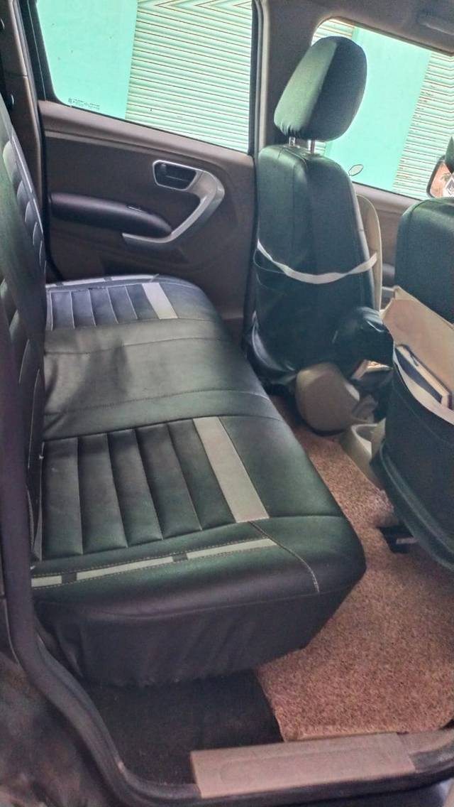 https://images10.gaadi.com/usedcar_image/4627906/original/8d0e42a5-92f5-4ec6-849f-2ac4146d88f3.jpg?imwidth=6401