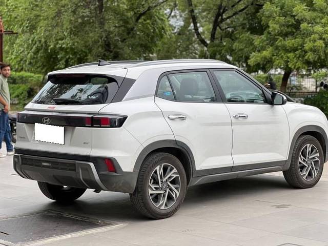 https://images10.gaadi.com/usedcar_image/4627949/original/processed_82bc4433-84af-4dd1-8cc4-732f43c3b255.jpeg?imwidth=6402